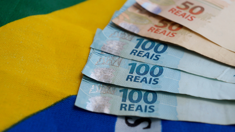 O impacto da capacidade ociosa na retomada do crescimento é detalhado por Luciano Guimaraes Tebar.