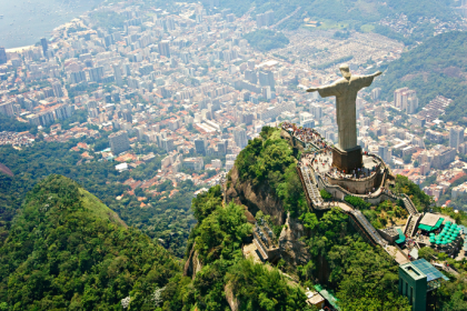 Turismo no luxo residencial do Rio sustenta valor, liquidez e desejo em áreas premium, analisa Alex Nabuco dos Santos.