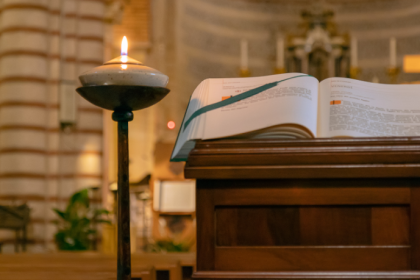 Jose Eduardo Oliveira e Silva reflete sobre a liturgia como antecipação do Céu, onde tempo e eternidade se encontram.